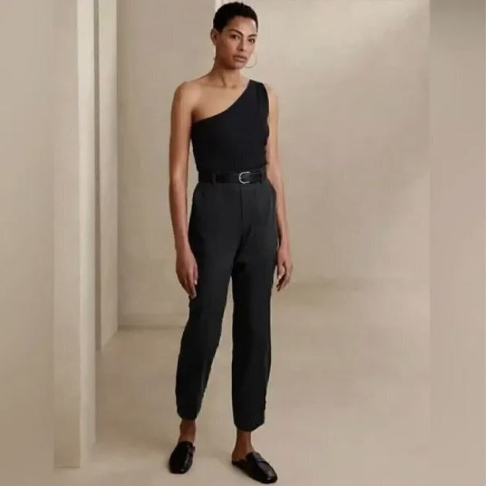 Banana Republic Black Tencel Y2K Vibe Cargo Pants Size 4/27 Soft Tapered